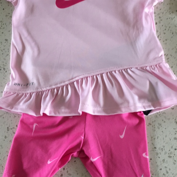 Nike Infant Dri-Fit Pink Set - Picture 3 of 6
